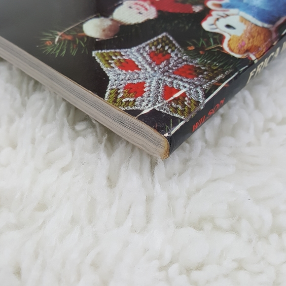 Erica Wilsons Christmas World Craft Project Book - Picture 15 of 16